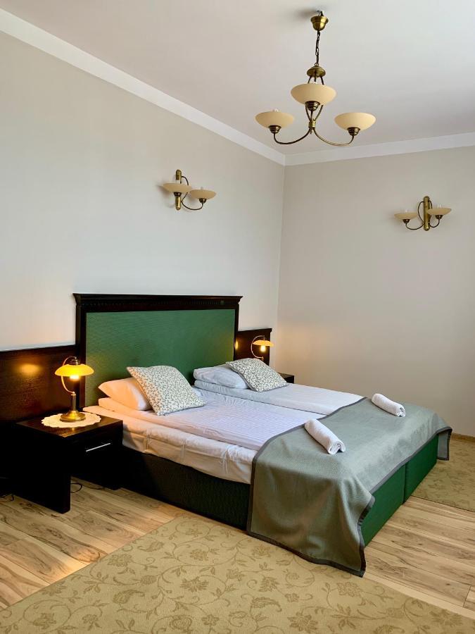 Nocowanie Restauracja Wenecka Hotel Klobuck Екстериор снимка